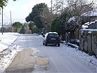 Neve e ghiaccio lungo via Camposanto Vecchio a Senigallia