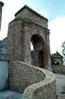 Porta civica del castello di Roncitelli